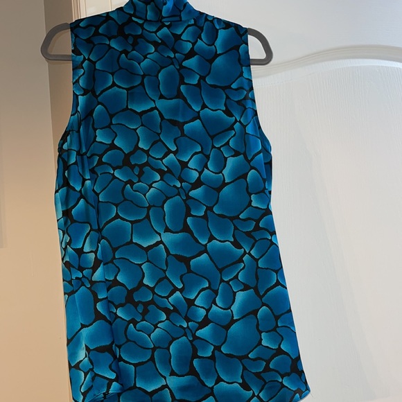 Colorful Sleeveless Top/Shell - Picture 6 of 6